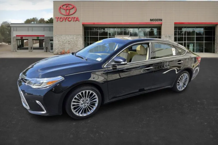 2018 Toyota Avalon Limited photo 1
