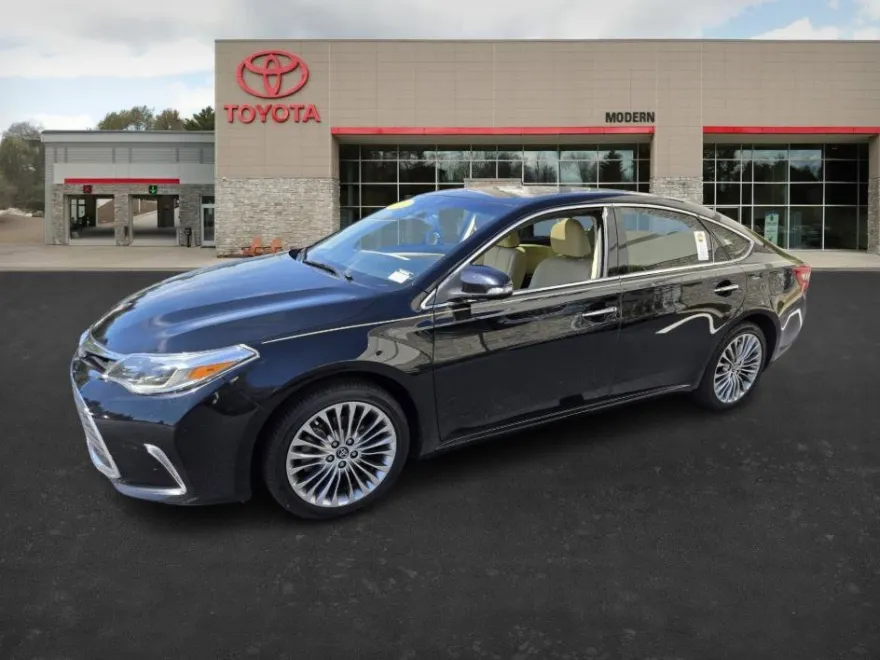 2018 Toyota Avalon Limited photo 1
