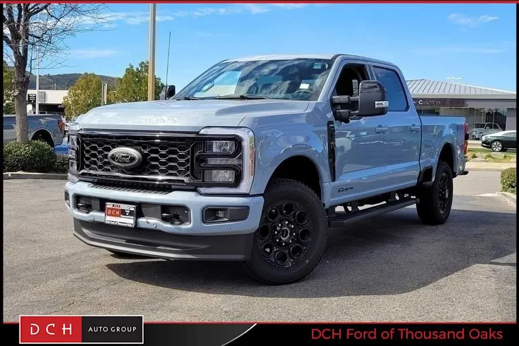 2025 Ford F-250 Lariat photo 1
