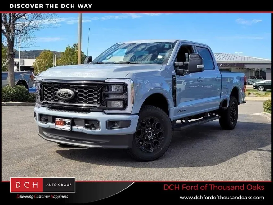 2025 Ford F-250 Lariat photo 1