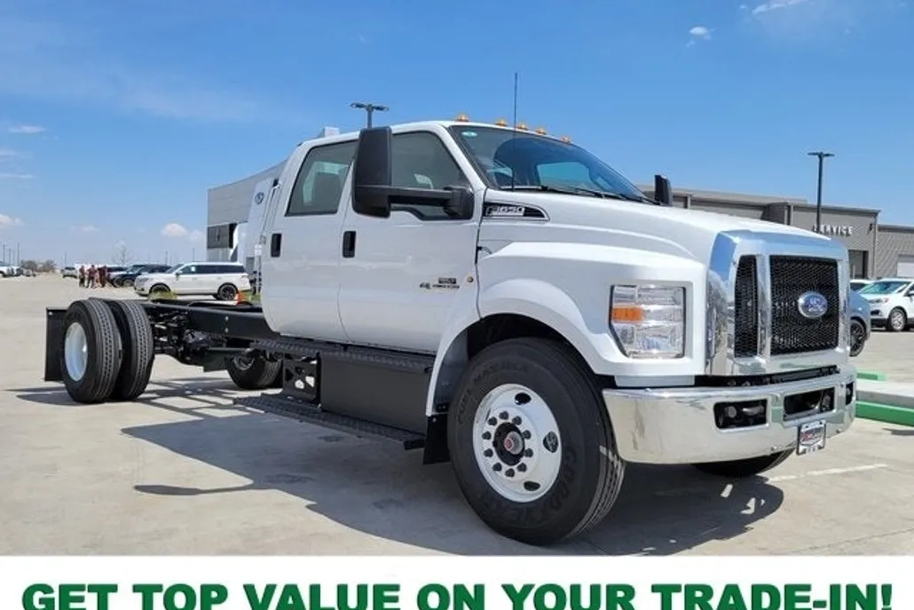 2025 Ford F-650 photo 1