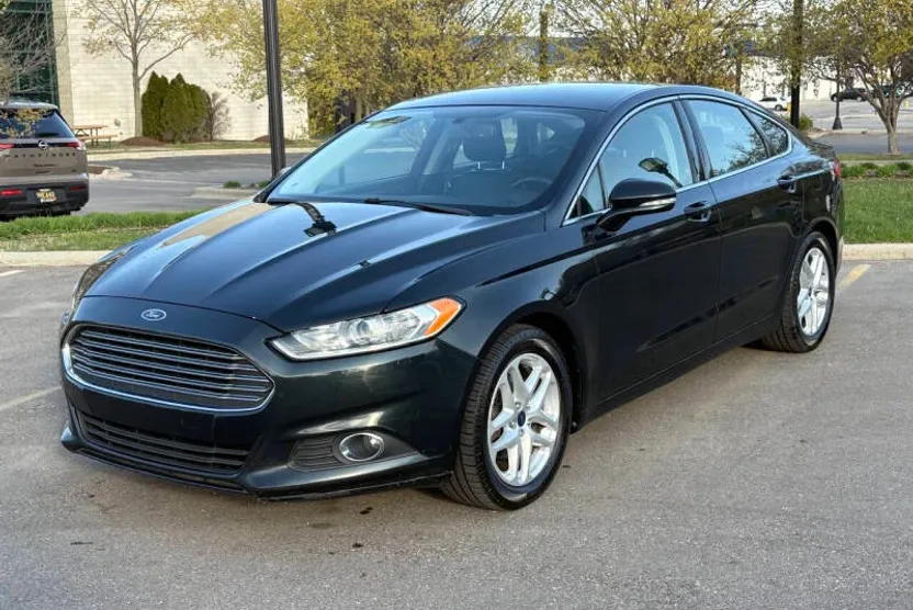 2014 Ford Fusion SE photo 1