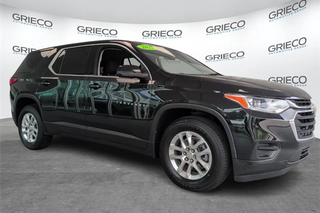 2021 Chevrolet Traverse LS photo 1
