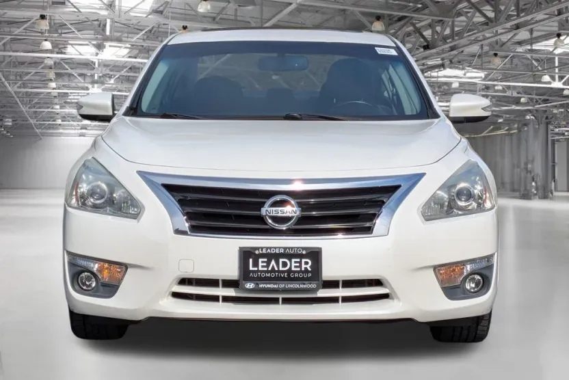 2013 Nissan Altima 2.5 SV photo 1
