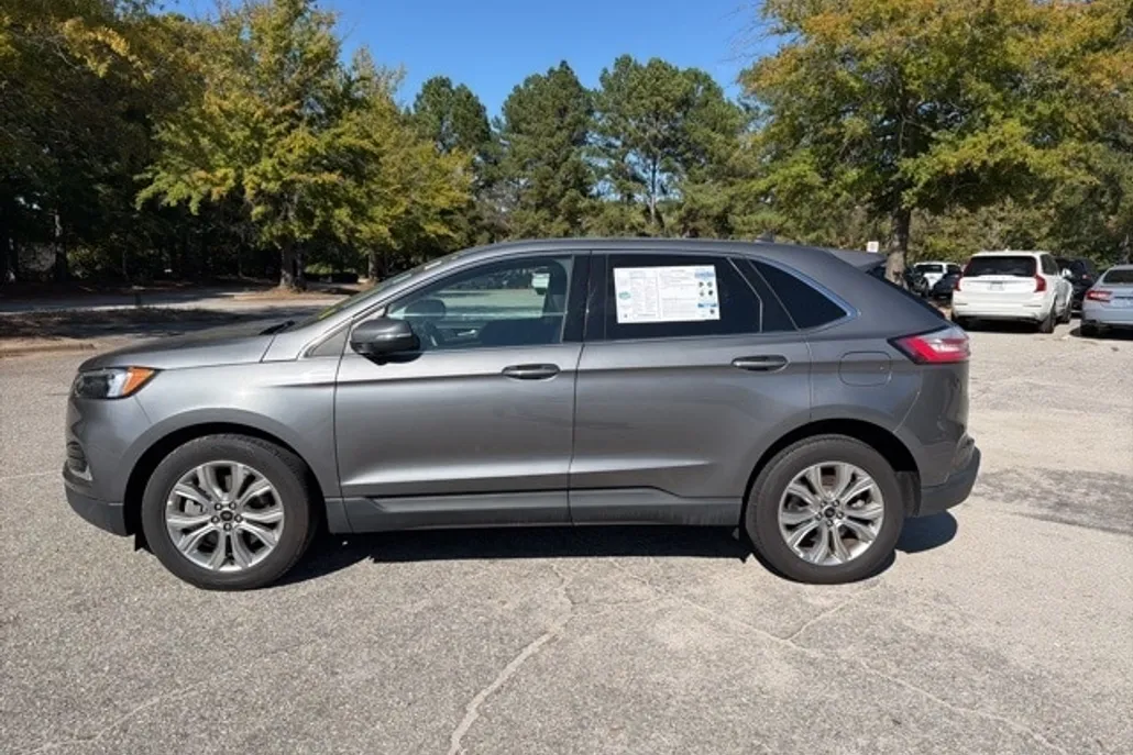 2024 Ford Edge Titanium photo 1