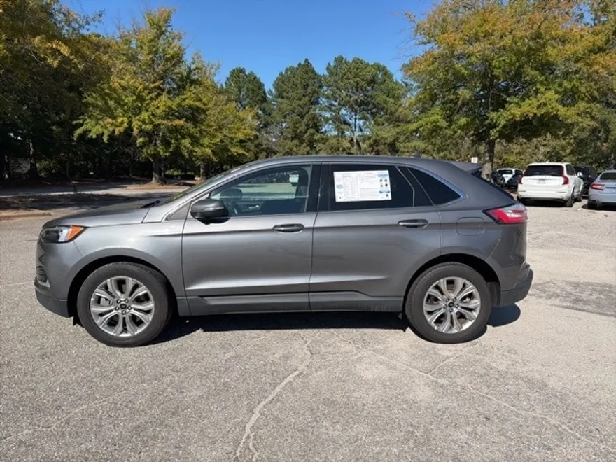 2024 Ford Edge Titanium photo 1