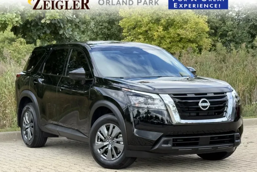 2025 Nissan Pathfinder S photo 1