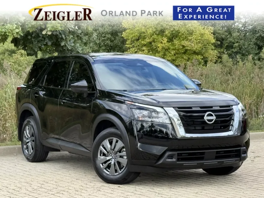 2025 Nissan Pathfinder S photo 1