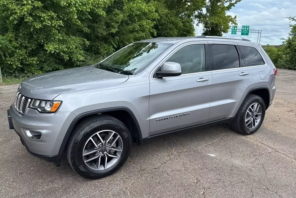2020 Jeep Grand Cherokee Laredo E photo 1