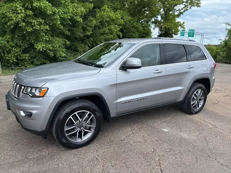2020 Jeep Grand Cherokee Laredo E photo 1