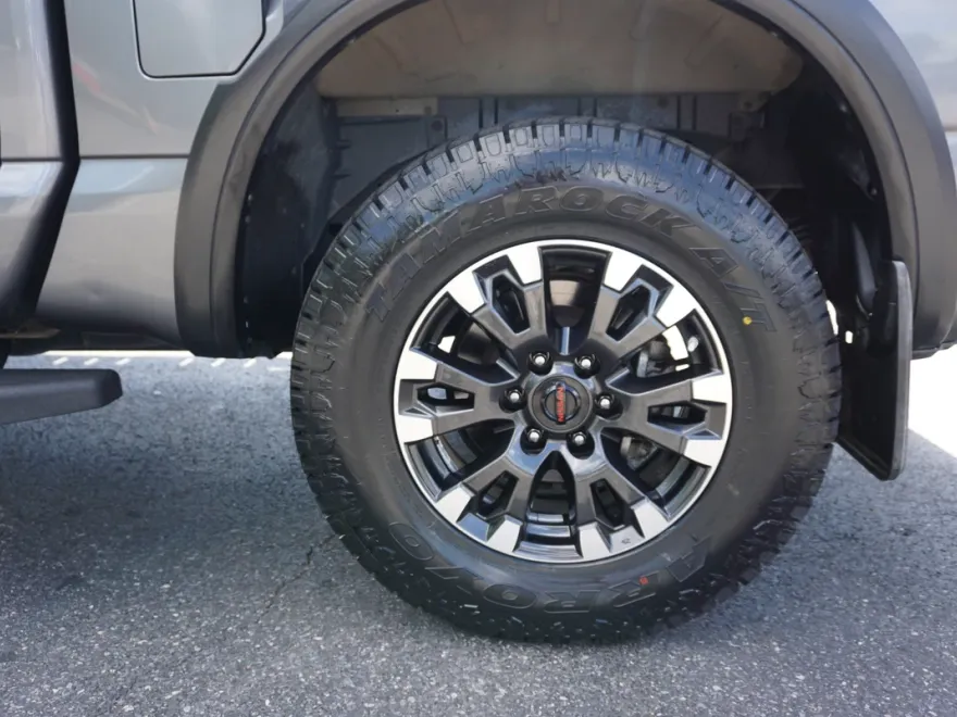 2021 Nissan Titan PRO-4X photo 1