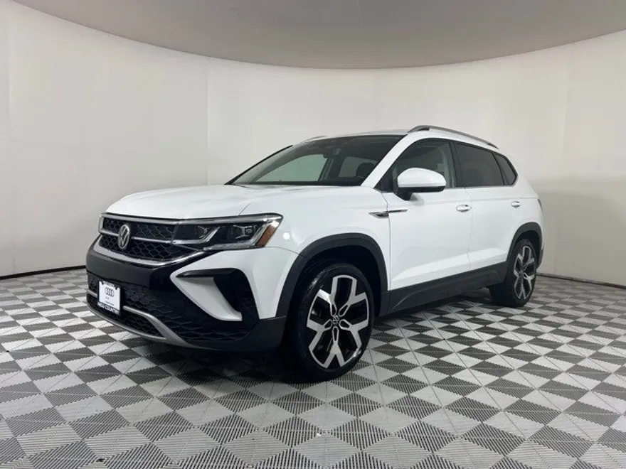 2022 Volkswagen Taos SEL photo 1