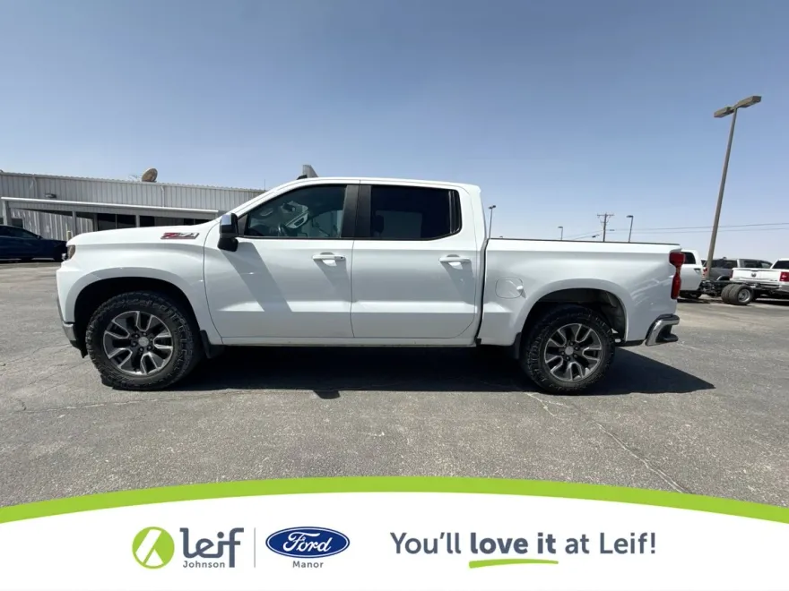 2022 Chevrolet Silverado 1500 LT photo 1