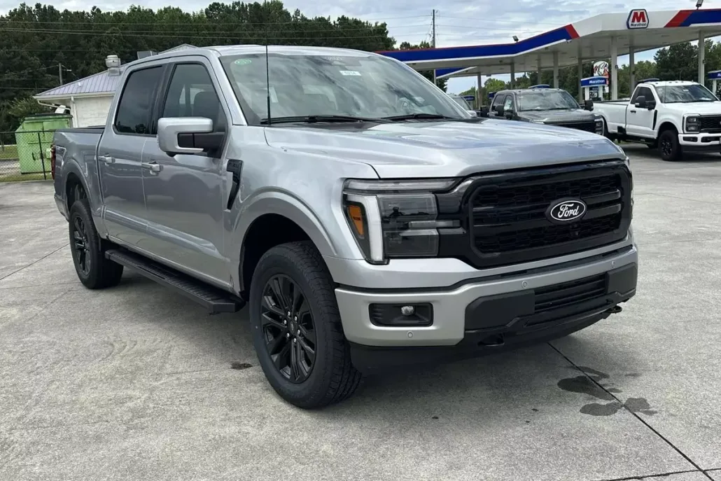 2025 Ford F-150 Lariat photo 1