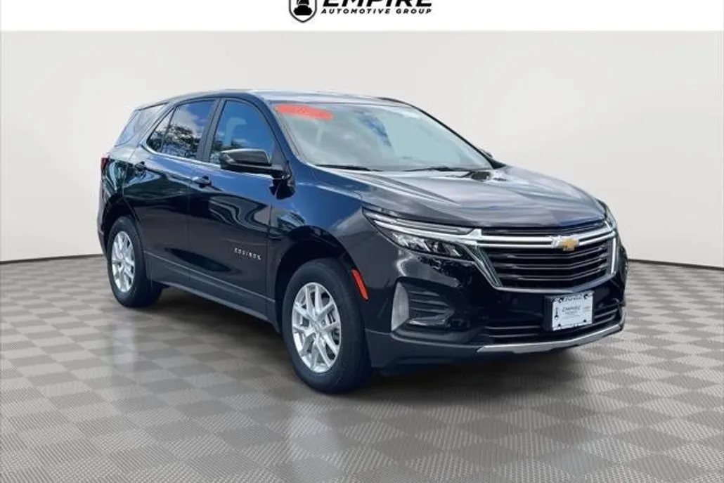 2024 Chevrolet Equinox LT photo 1
