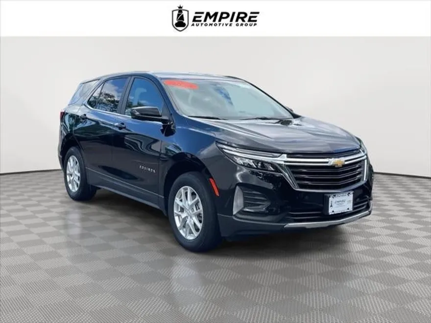 2024 Chevrolet Equinox LT photo 1