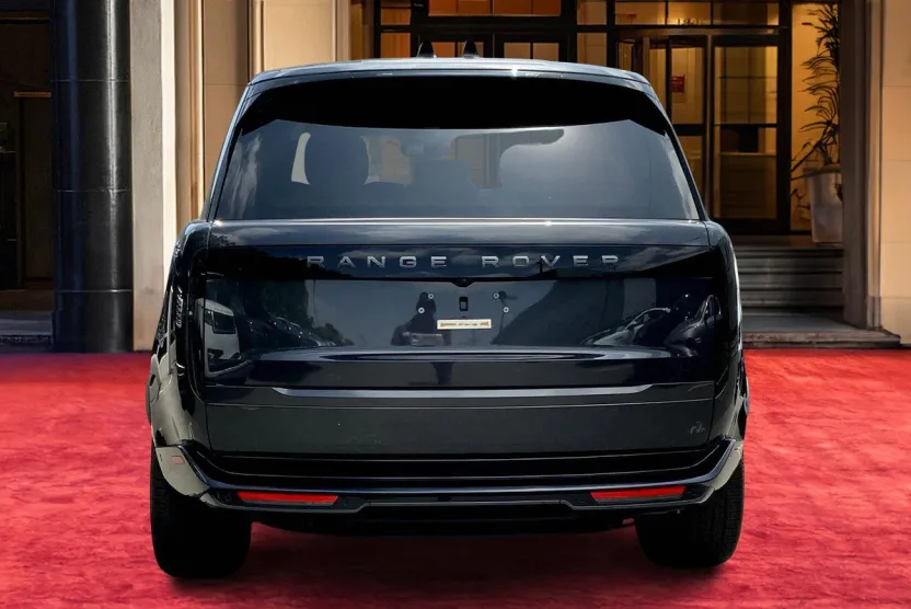 2025 Land Rover Range Rover SE photo 1