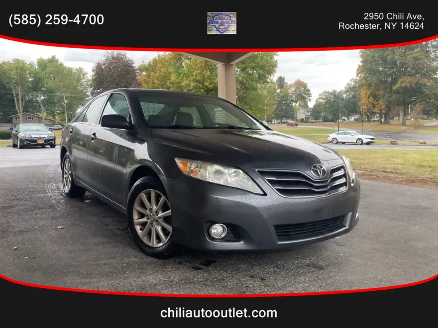 2011 Toyota Camry XLE photo 1