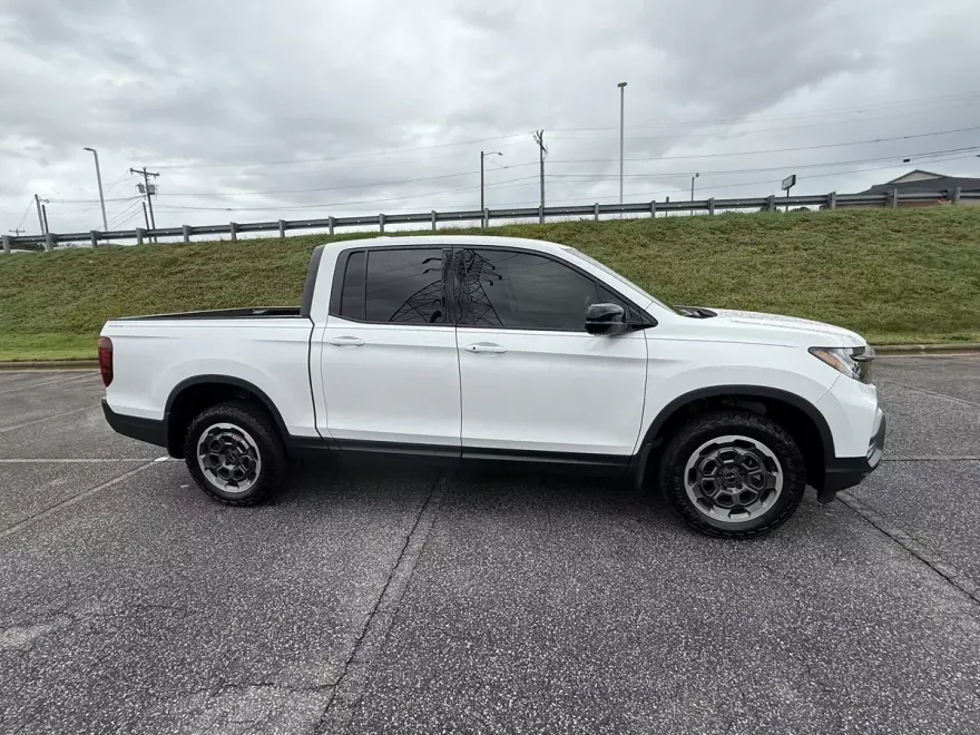 2024 Honda Ridgeline Sport photo 1