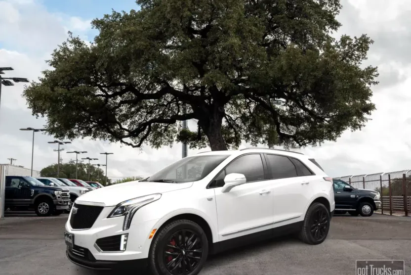 2024 Cadillac XT5 Sport photo 1