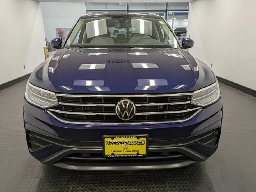 2022 Volkswagen Tiguan SE photo 1
