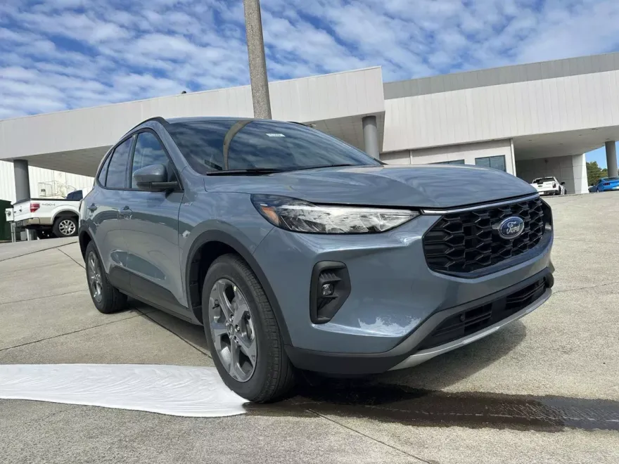 2026 Ford Escape ST-Line Select photo 1