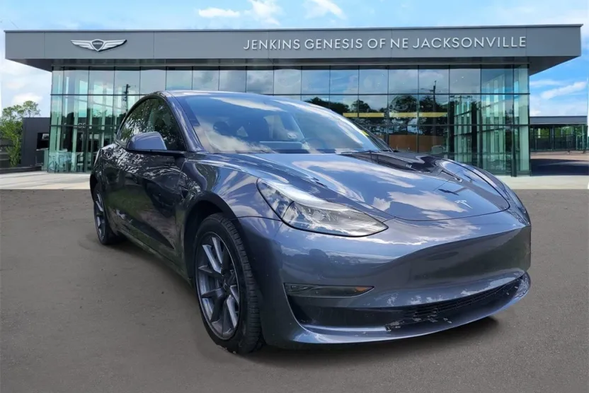 2023 Tesla Model 3 photo 1