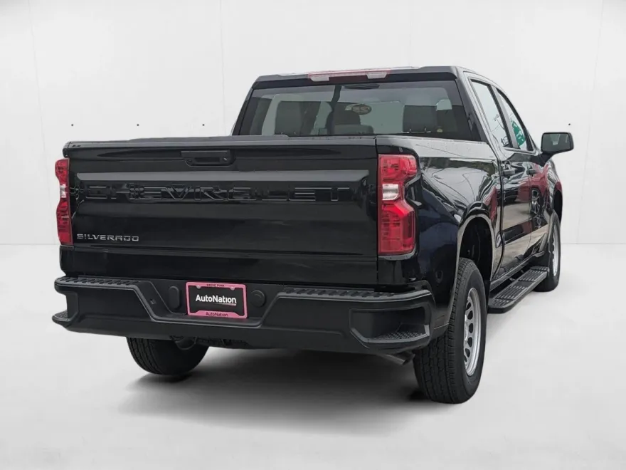 2025 Chevrolet Silverado 1500 photo 1