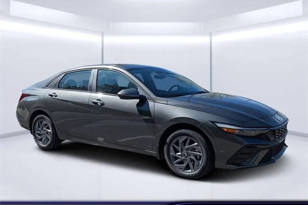 2025 Hyundai Elantra Hybrid Blue photo 1