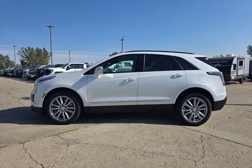 2024 Cadillac XT5 Sport photo 1