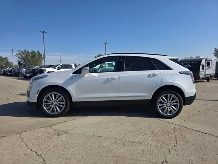 2024 Cadillac XT5 Sport photo 1