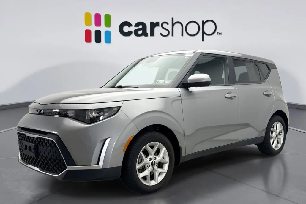 2023 Kia Soul LX photo 1