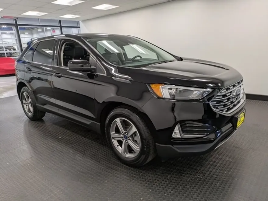 2022 Ford Edge SEL photo 1