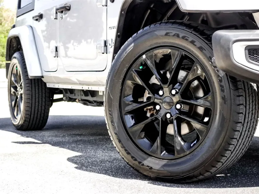 2023 Jeep Wrangler Sahara 4xe photo 1