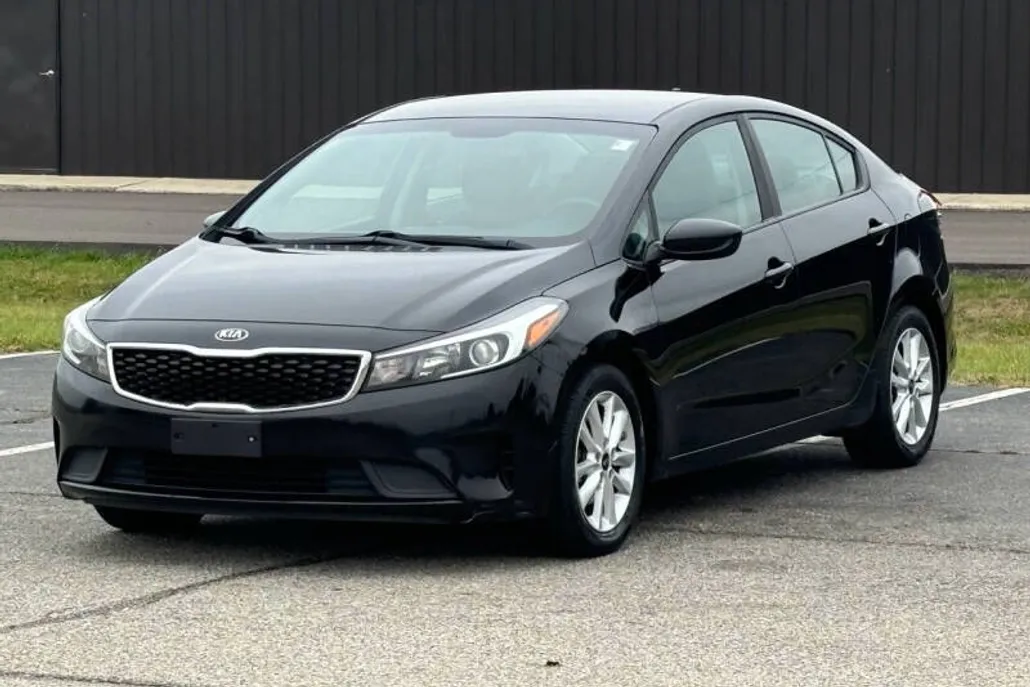 2017 Kia Forte LX photo 1