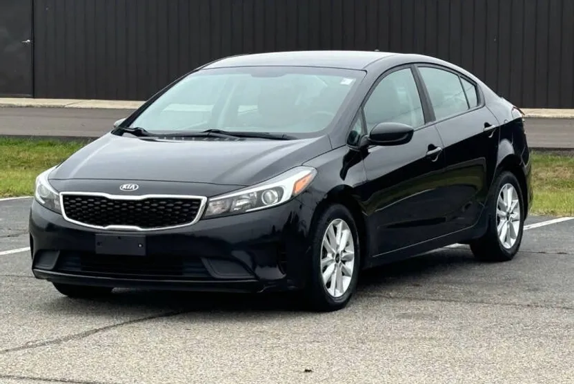 2017 Kia Forte LX photo 1