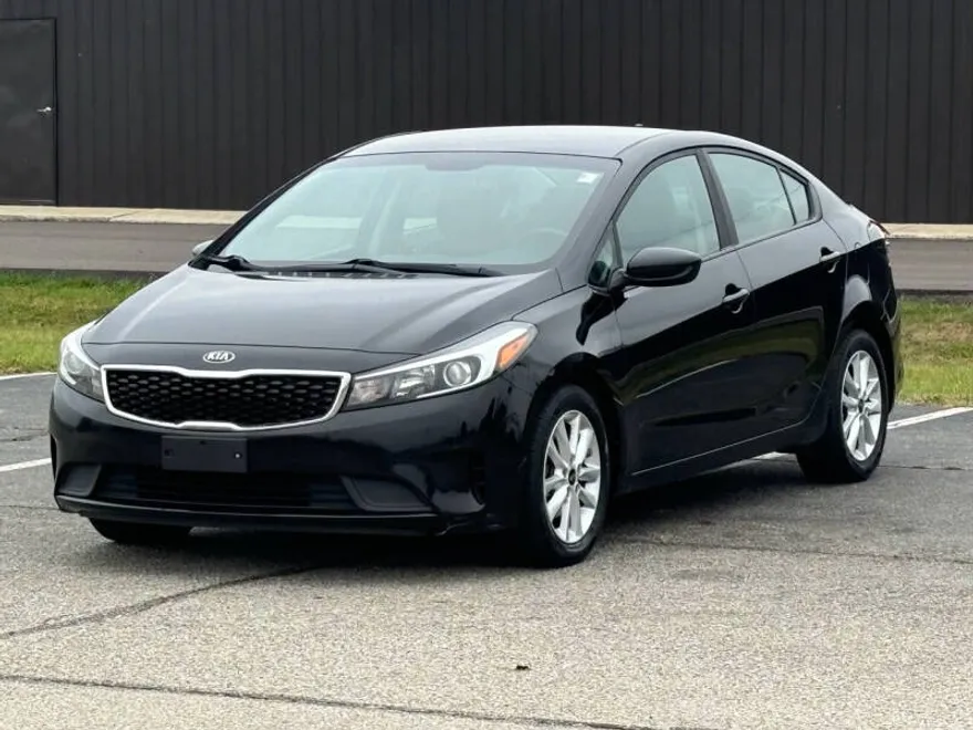 2017 Kia Forte LX photo 1