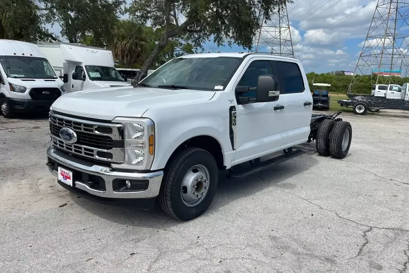 2026 Ford F-350 XL photo 1