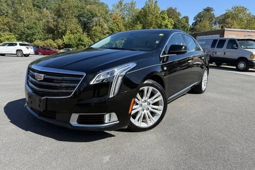 2018 Cadillac XTS Luxury photo 1