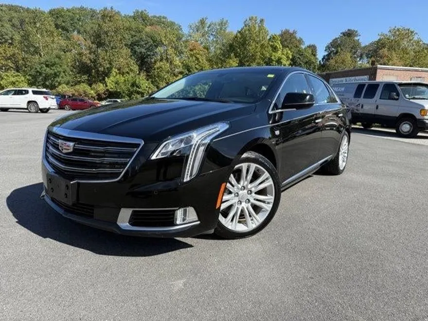 2018 Cadillac XTS Luxury photo 1