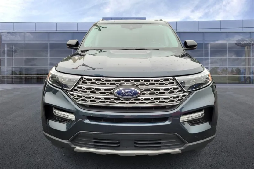 2023 Ford Explorer Limited photo 1