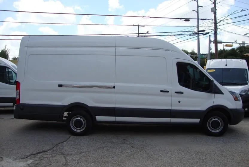 2018 Ford Transit Van photo 1