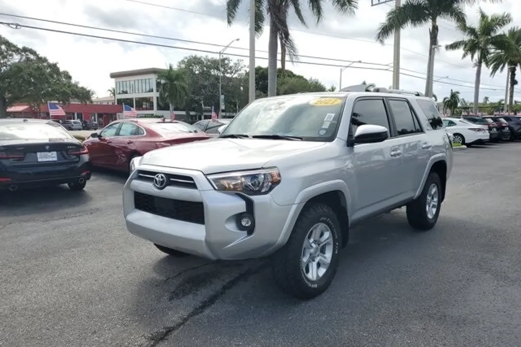 2021 Toyota 4Runner SR5 photo 1