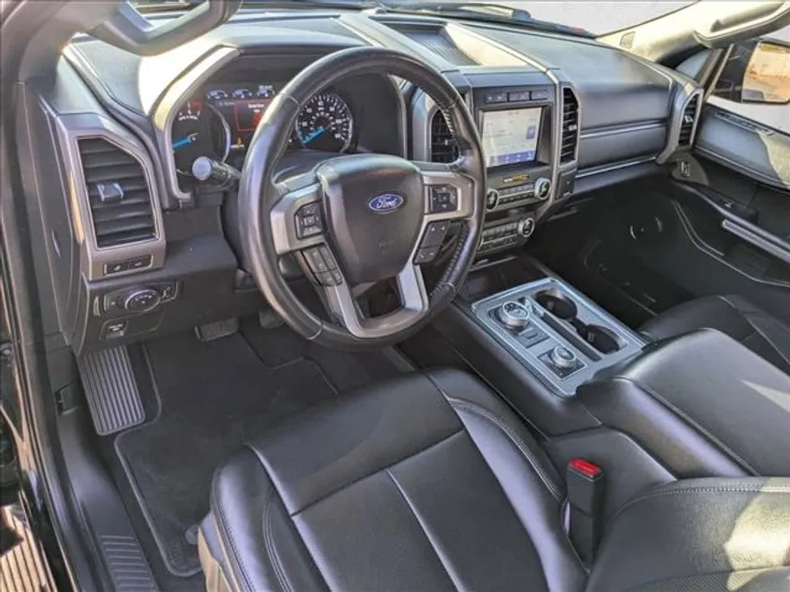 2021 Ford Expedition XLT photo 1