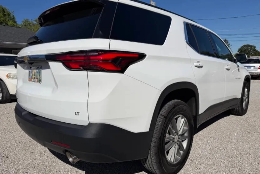 2023 Chevrolet Traverse Cloth photo 1