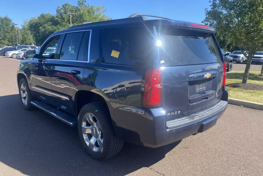 2019 Chevrolet Tahoe LT photo 1