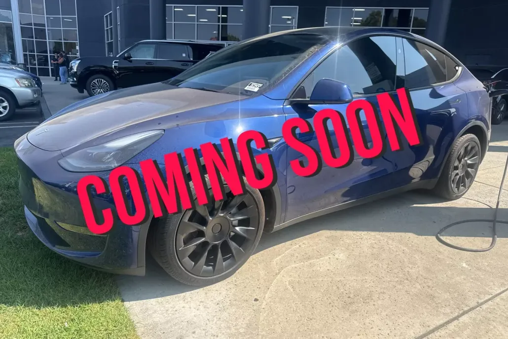 2024 Tesla Model Y Long Range photo 1