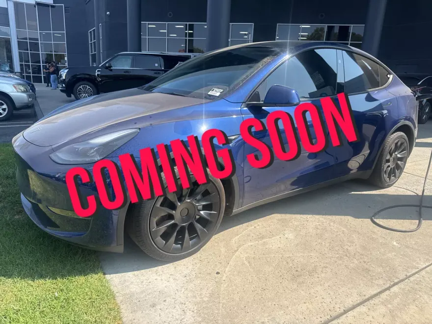 2024 Tesla Model Y Long Range photo 1