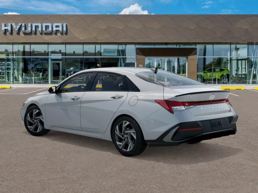2025 Hyundai Elantra SEL Sport photo 1
