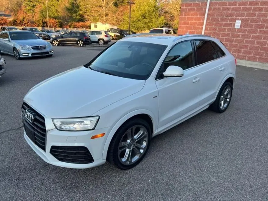 2016 Audi Q3 Prestige photo 1